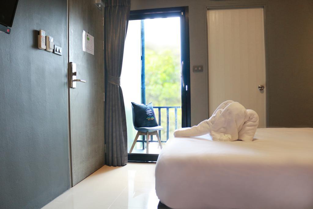 Hotel Dent Station Resident Phuket Esterno foto